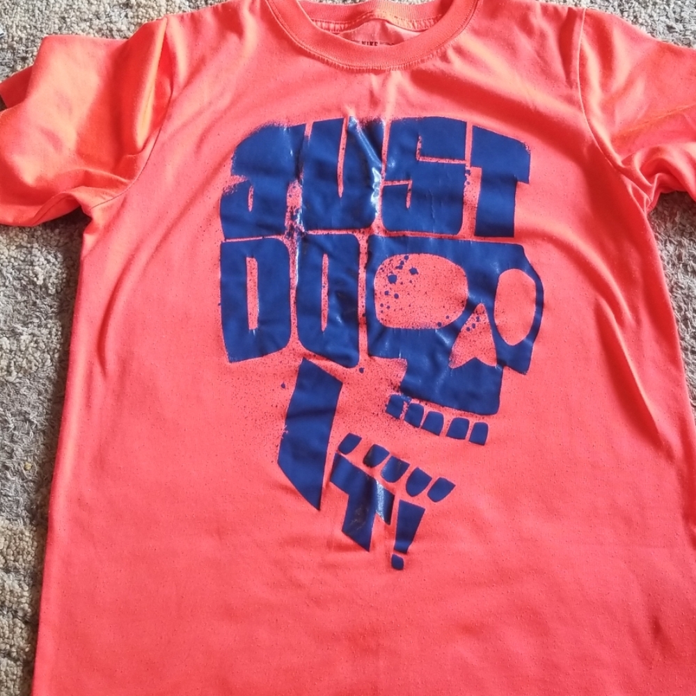 Nike tee